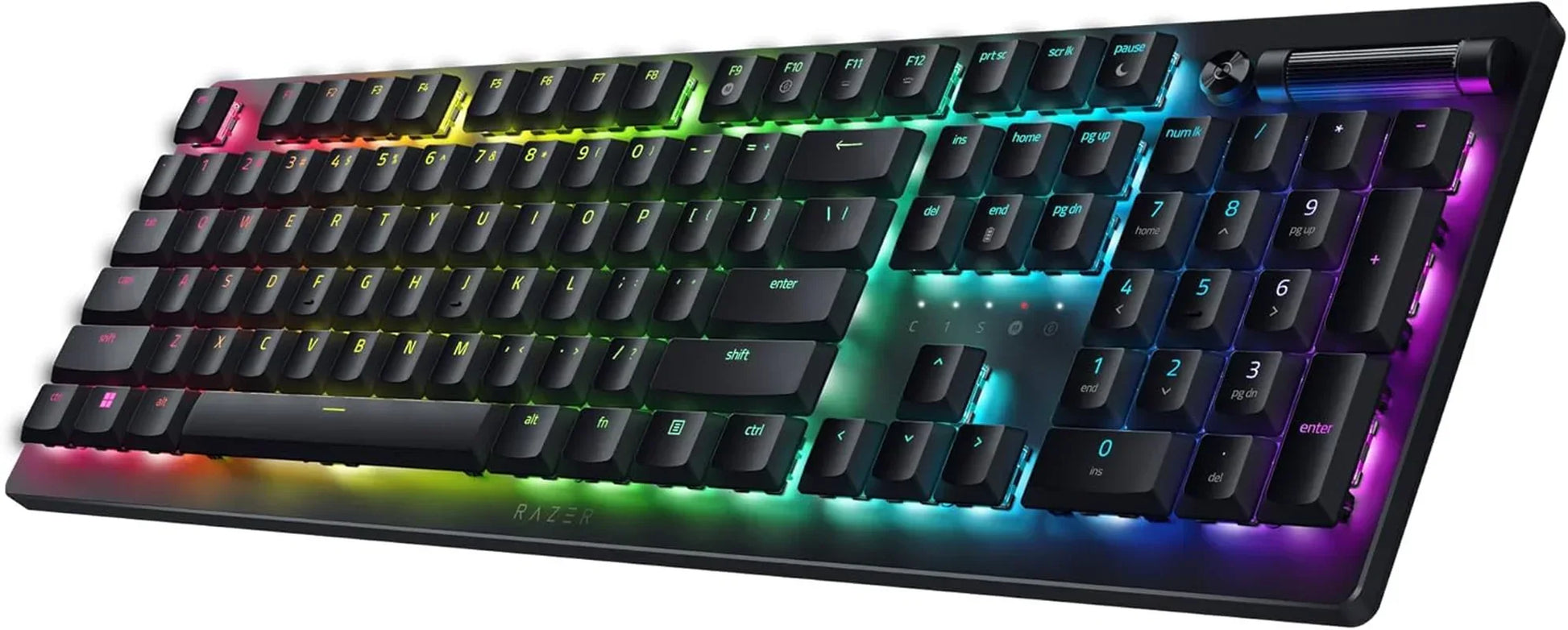 RGB backlit mechanical gaming keyboard with black keys and numeric keypad, Byte Style gear